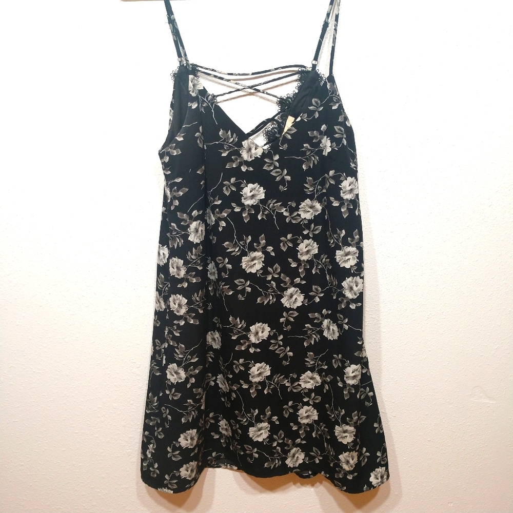 Intu Strappy Lace Back Floral Print Dress - Size M